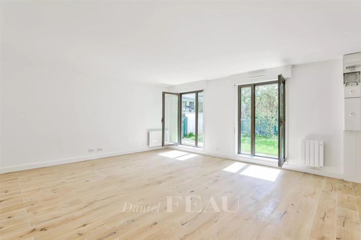 Image No.6-5 Bed House for sale