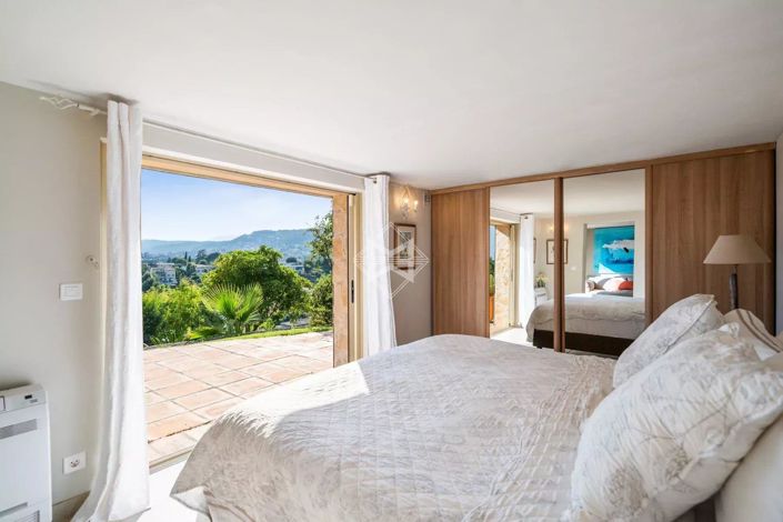 Image No.11-6 Bed House for sale