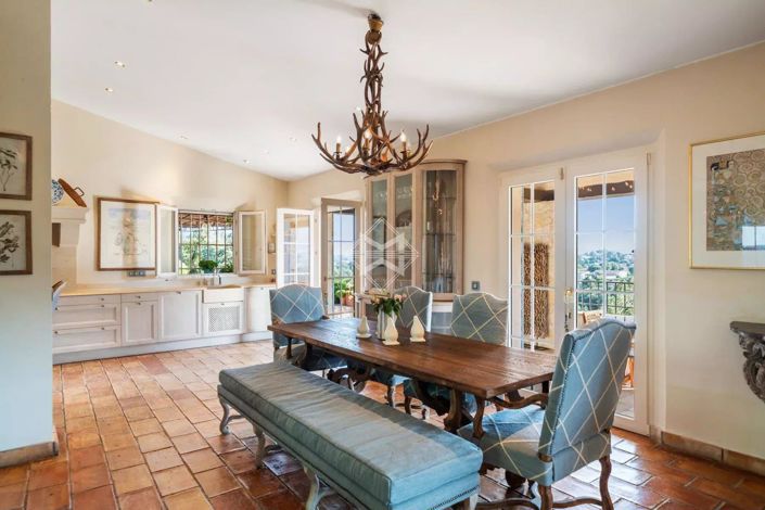 Image No.6-6 Bed House for sale