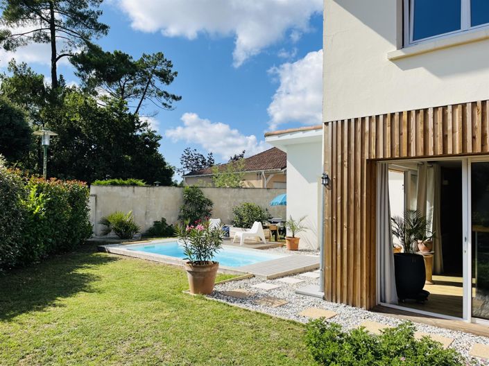 Image No.1-4 Bed House for sale