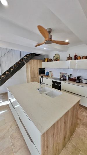 Image No.10-3 Bed House for sale