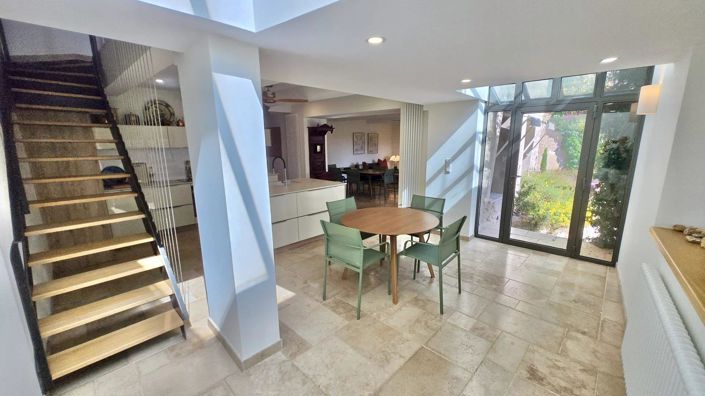 Image No.2-3 Bed House for sale