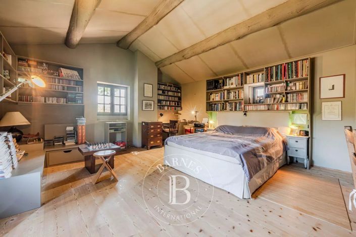 Image No.11-4 Bed House for sale