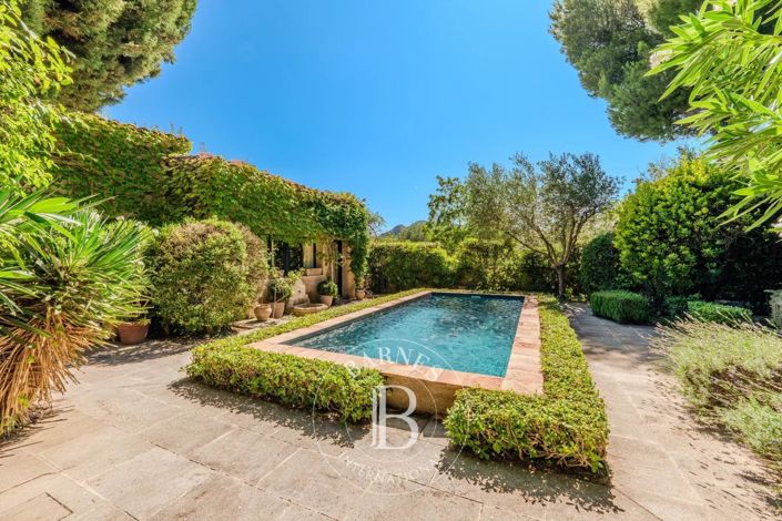 Image No.2-4 Bed House for sale