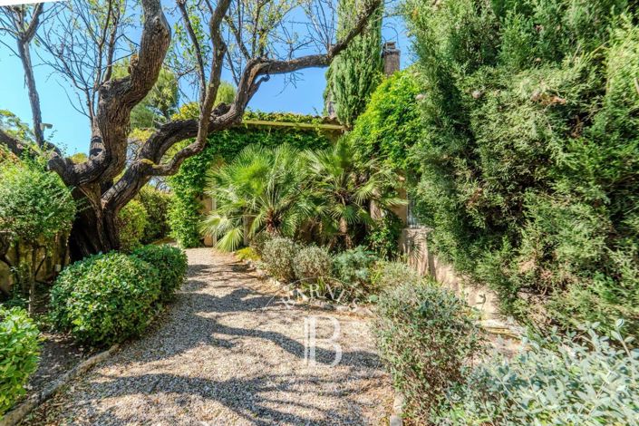 Image No.3-4 Bed House for sale