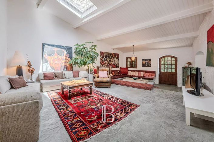 Image No.6-4 Bed House for sale