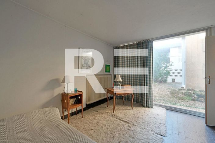 Image No.15-3 Bed House for sale