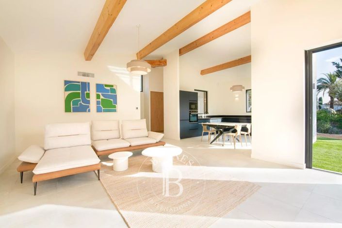 Image No.13-3 Bed House for sale