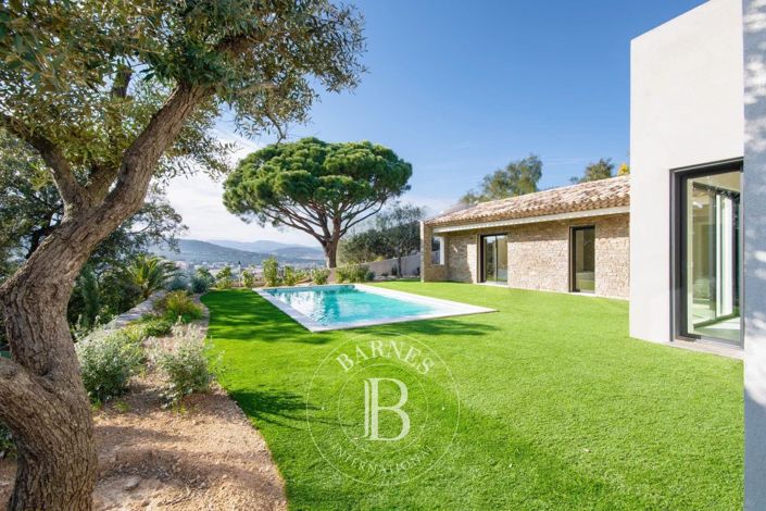 Image No.2-3 Bed House for sale