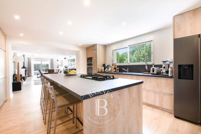 Image No.8-House for sale