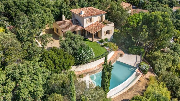 Image No.2-Maison de 4 chambres à vendre à Sainte-Maxime