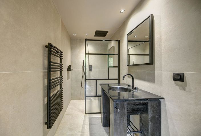 Image No.13-5 Bed Property for sale