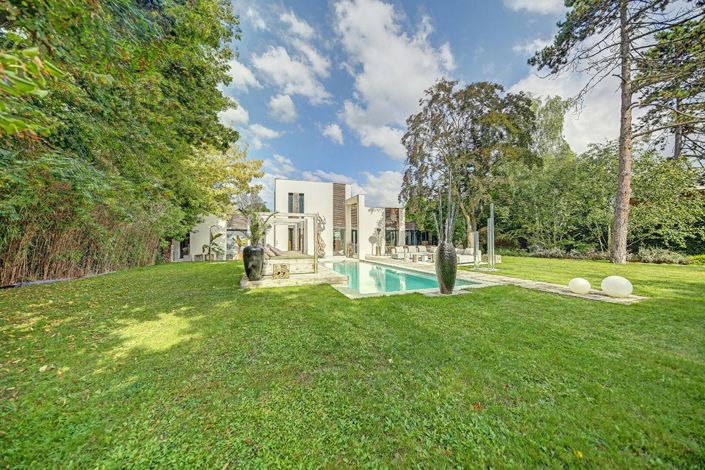 Image No.18-5 Bed Property for sale