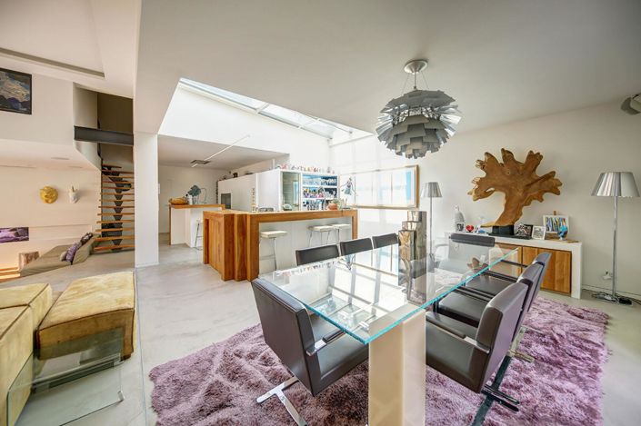 Image No.8-5 Bed Property for sale