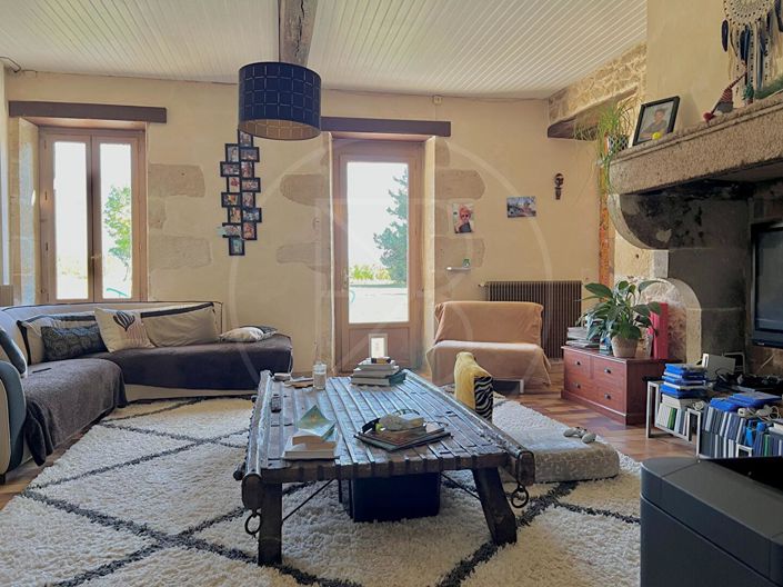 Image No.6-5 Bed House for sale