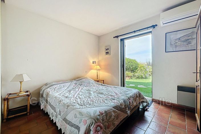 Image No.14-5 Bed House for sale