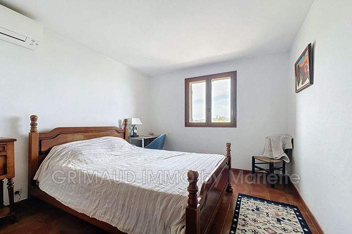 Image No.17-5 Bed House for sale