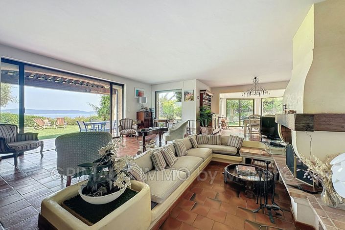 Image No.9-5 Bed House for sale