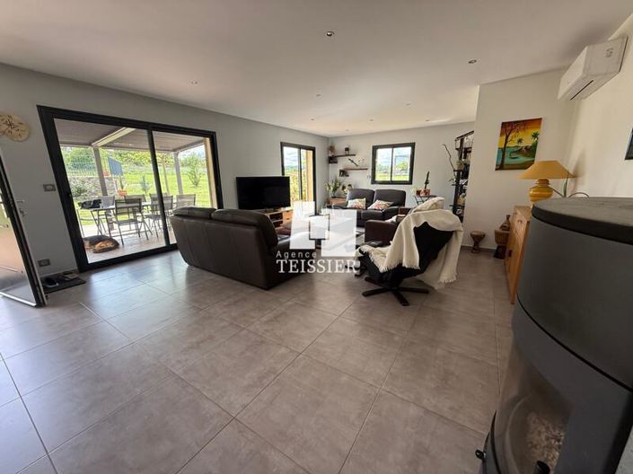 Image No.3-4 Bed House for sale