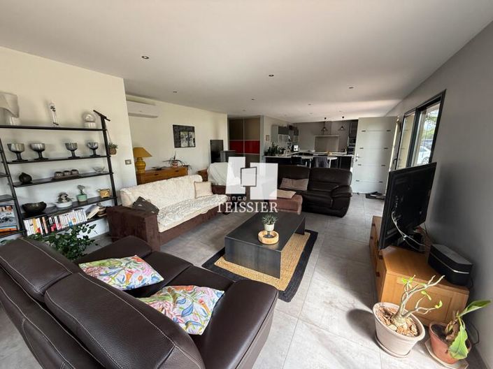 Image No.4-4 Bed House for sale