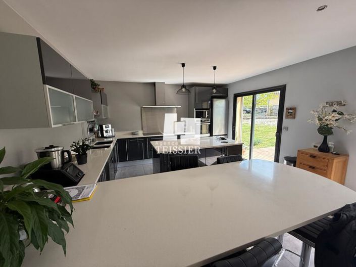 Image No.5-4 Bed House for sale