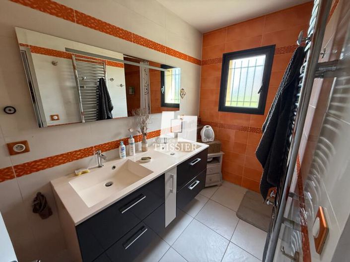 Image No.7-4 Bed House for sale