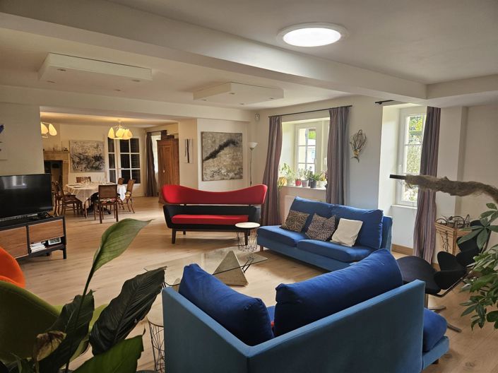 Image No.3-8 Bed House for sale