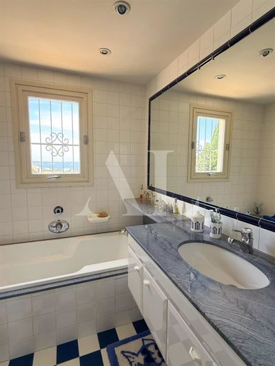 Image No.10-2 Bed House for sale