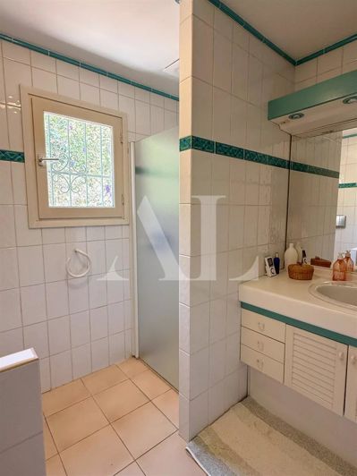 Image No.9-2 Bed House for sale