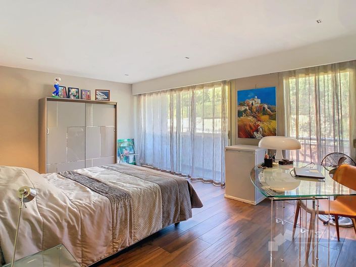 Image No.8-4 Bed Apartment for sale