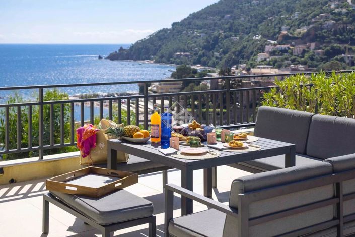 Image No.8-7 Bed House for sale