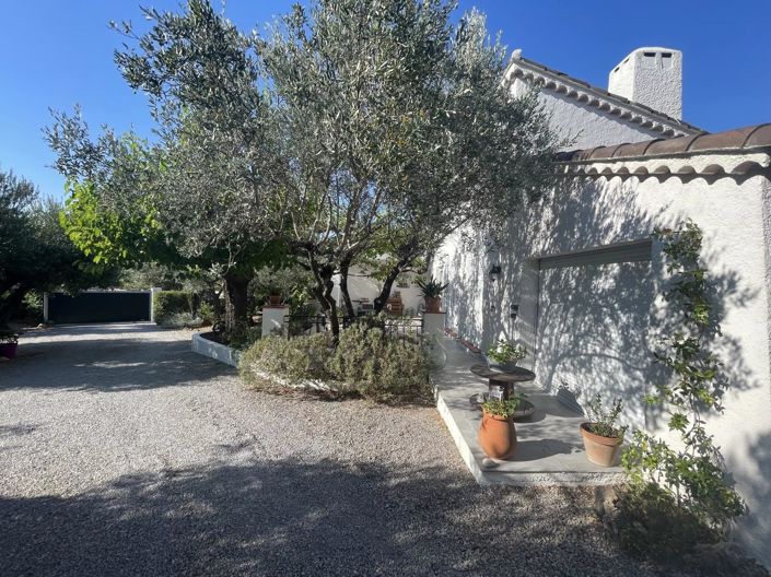 Image No.11-3 Bed House for sale