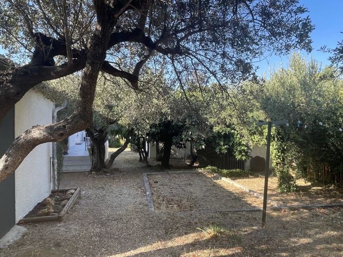 Image No.12-3 Bed House for sale