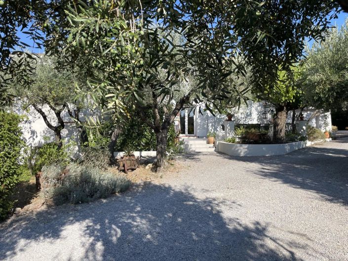 Image No.15-3 Bed House for sale