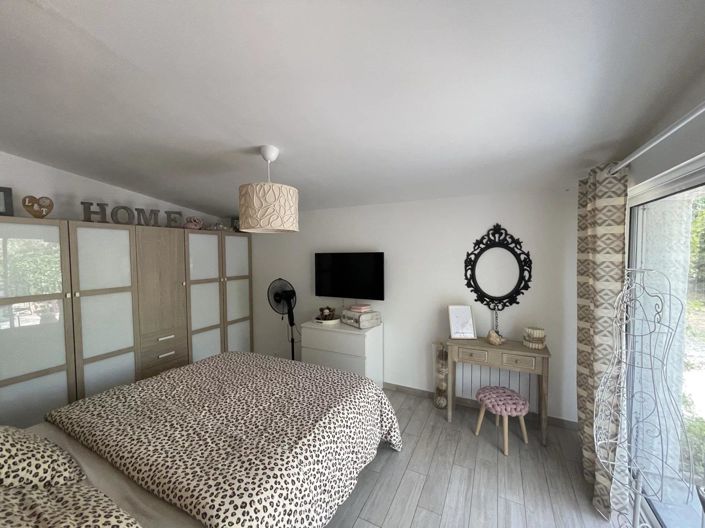 Image No.26-3 Bed House for sale