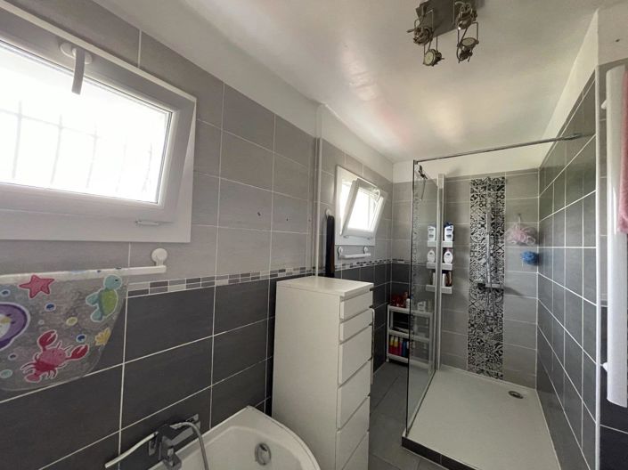 Image No.32-3 Bed House for sale