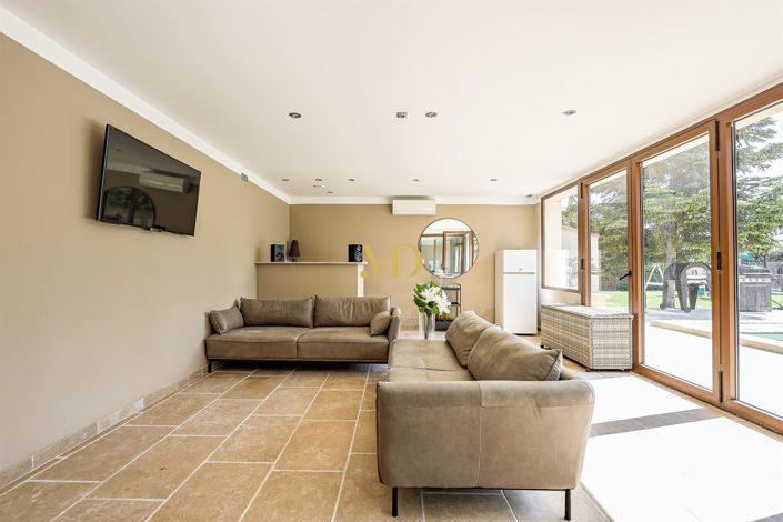 Image No.17-4 Bed House for sale