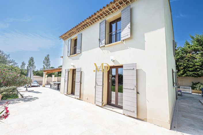 Image No.2-4 Bed House for sale