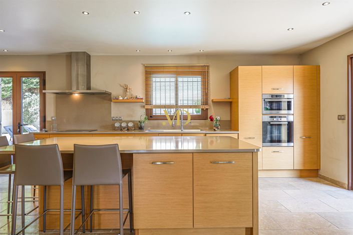 Image No.27-4 Bed House for sale