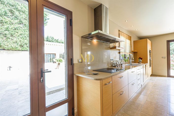 Image No.28-4 Bed House for sale