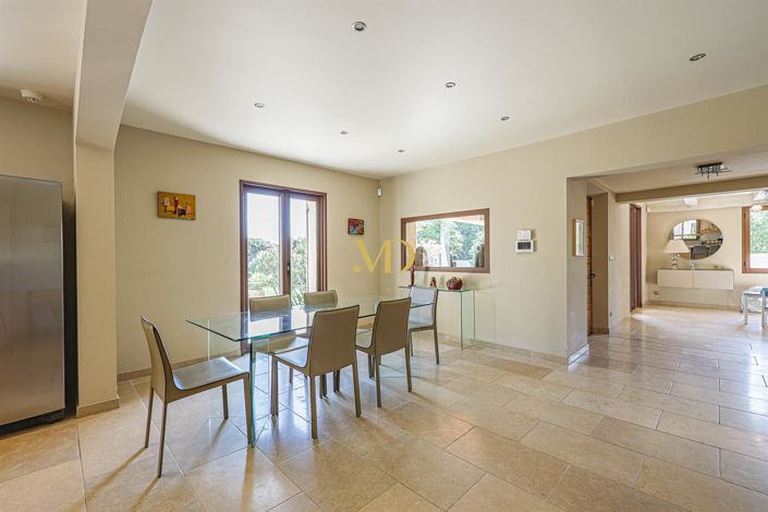 Image No.31-4 Bed House for sale