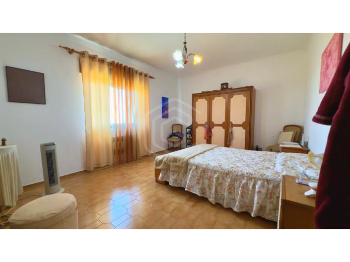 Image No.31-7 Bed House for sale