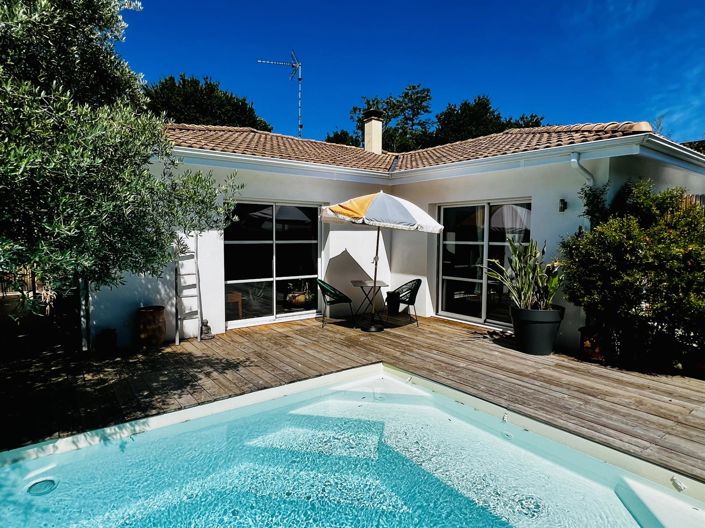 Image No.1-4 Bed House for sale