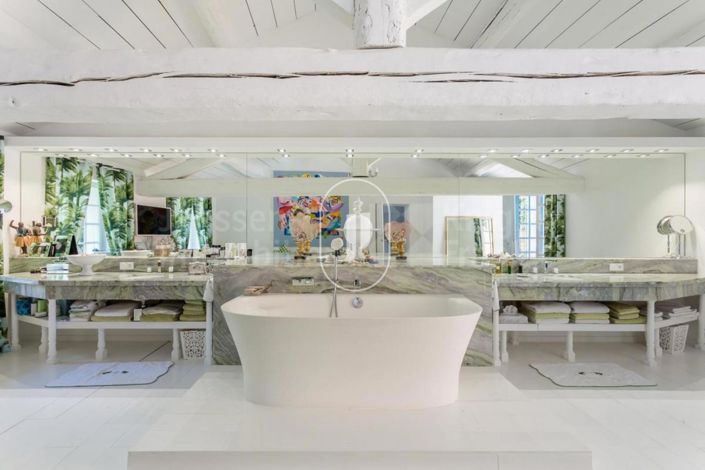 Image No.10-8 Bed House for sale