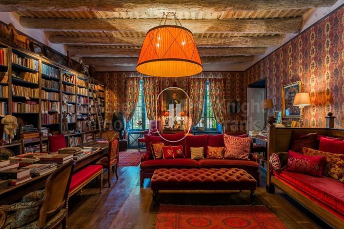 Image No.5-8 Bed House for sale