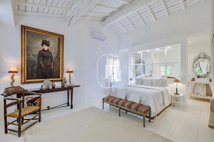 Image No.9-8 Bed House for sale