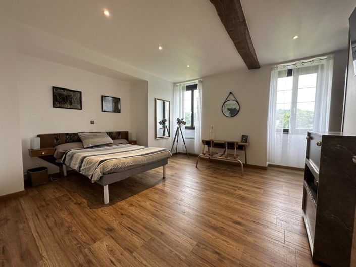 Image No.14-7 Bed House for sale