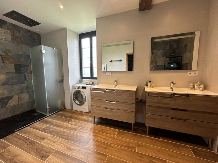 Image No.9-7 Bed House for sale