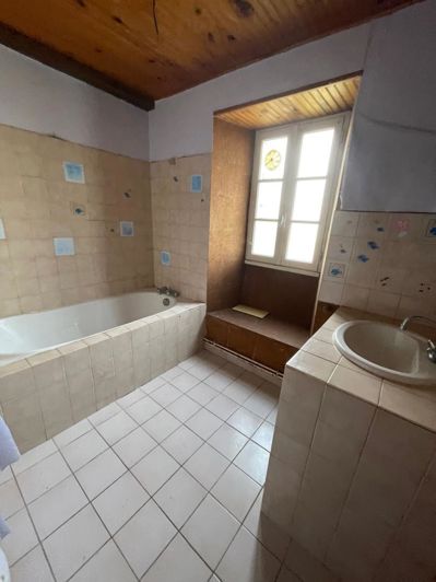 Image No.5-5 Bed House for sale