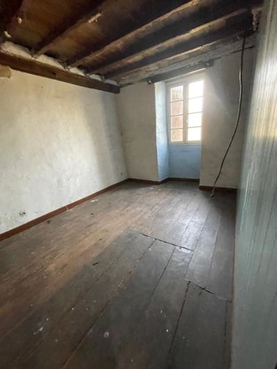 Image No.7-5 Bed House for sale